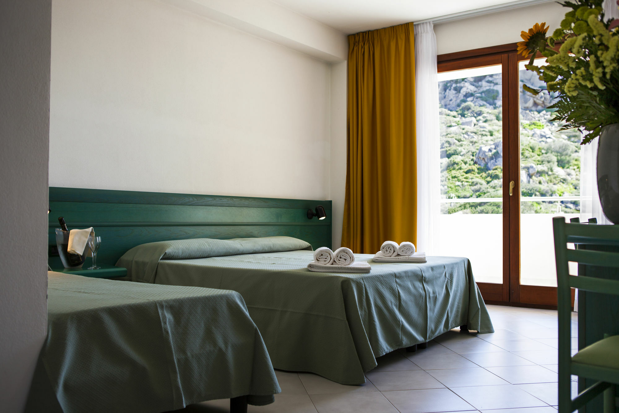 Hotel Miralonga La Maddalena  Exterior photo