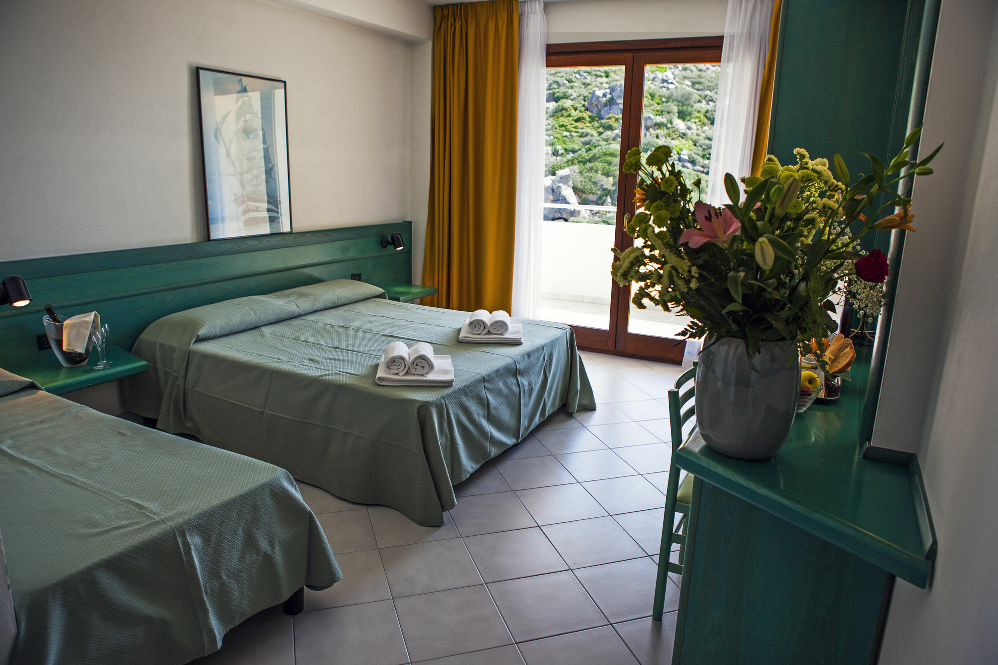 Hotel Miralonga La Maddalena  Exterior photo